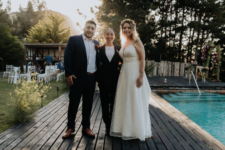 Paulina junto a sus clientes